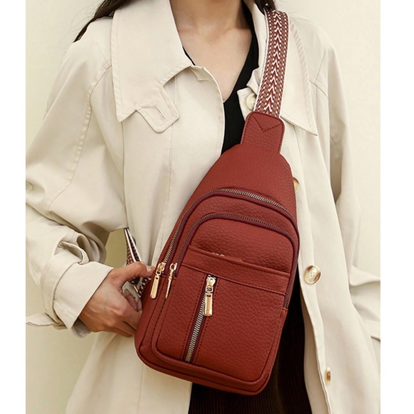 Luxe Pebbled Vegan Leather Zip up Crossbody Shoulder Bag - Picture 7 of 10